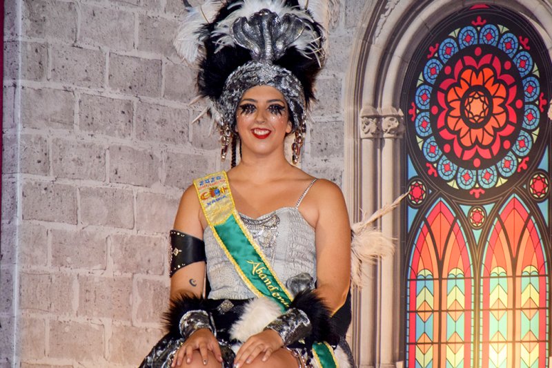 Los Moros i Cristians de Xàbia arrancan con una presentación cargada de emociones y homenajes Los Moros i Cristians de Xàbia arrancan con una presentación cargada de emociones y homenajes